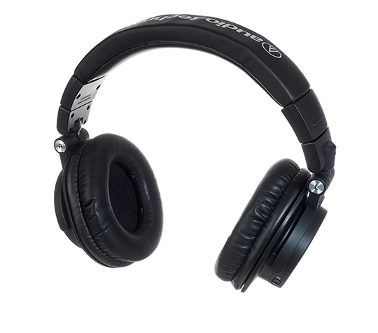 Audio-Technica ATH-M50xBT Review | headphonecheck.com