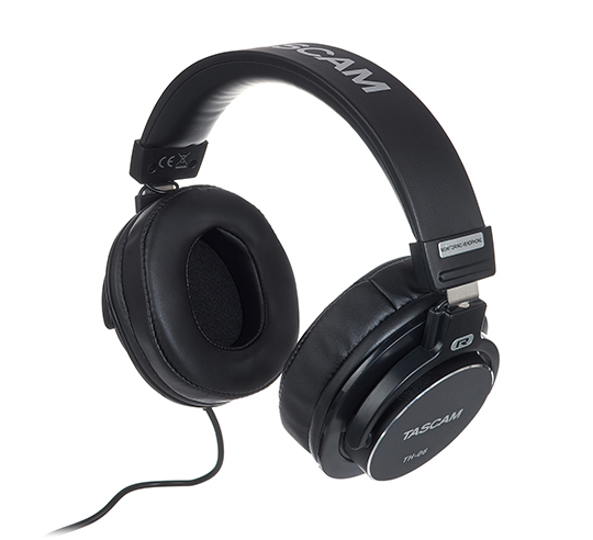 Tascam TH-06 Bass XL Monitoring Headphones Casque