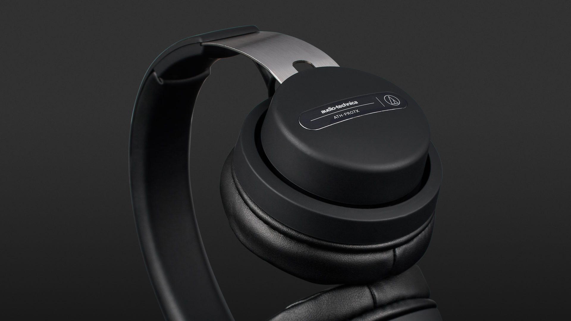 Audio Technica ATH-PRO7x Professional DJ Headphones for Live DJ Performance