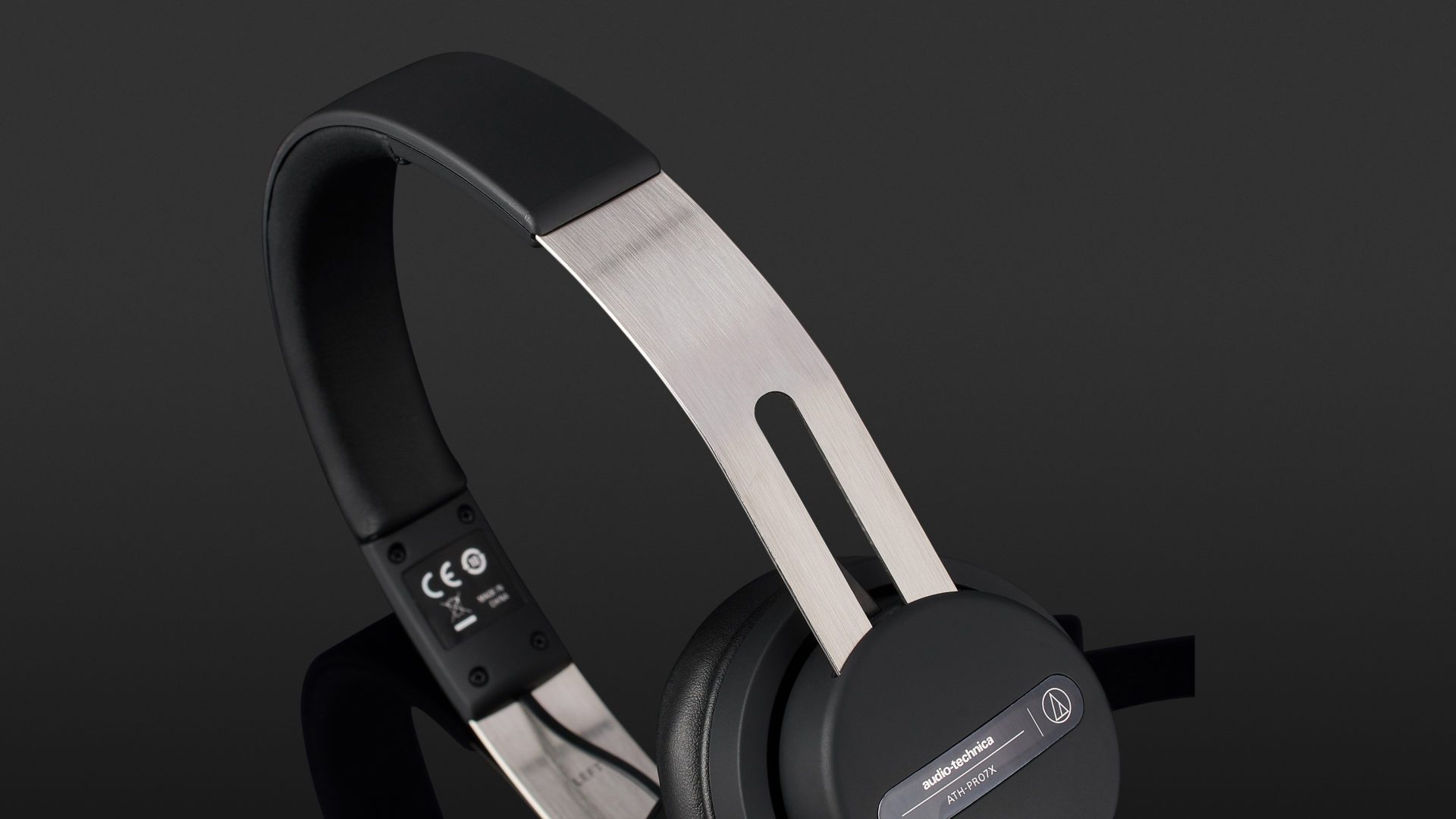 Audio Technica ATH-PRO7x Professional DJ Headphones for Live DJ Performance