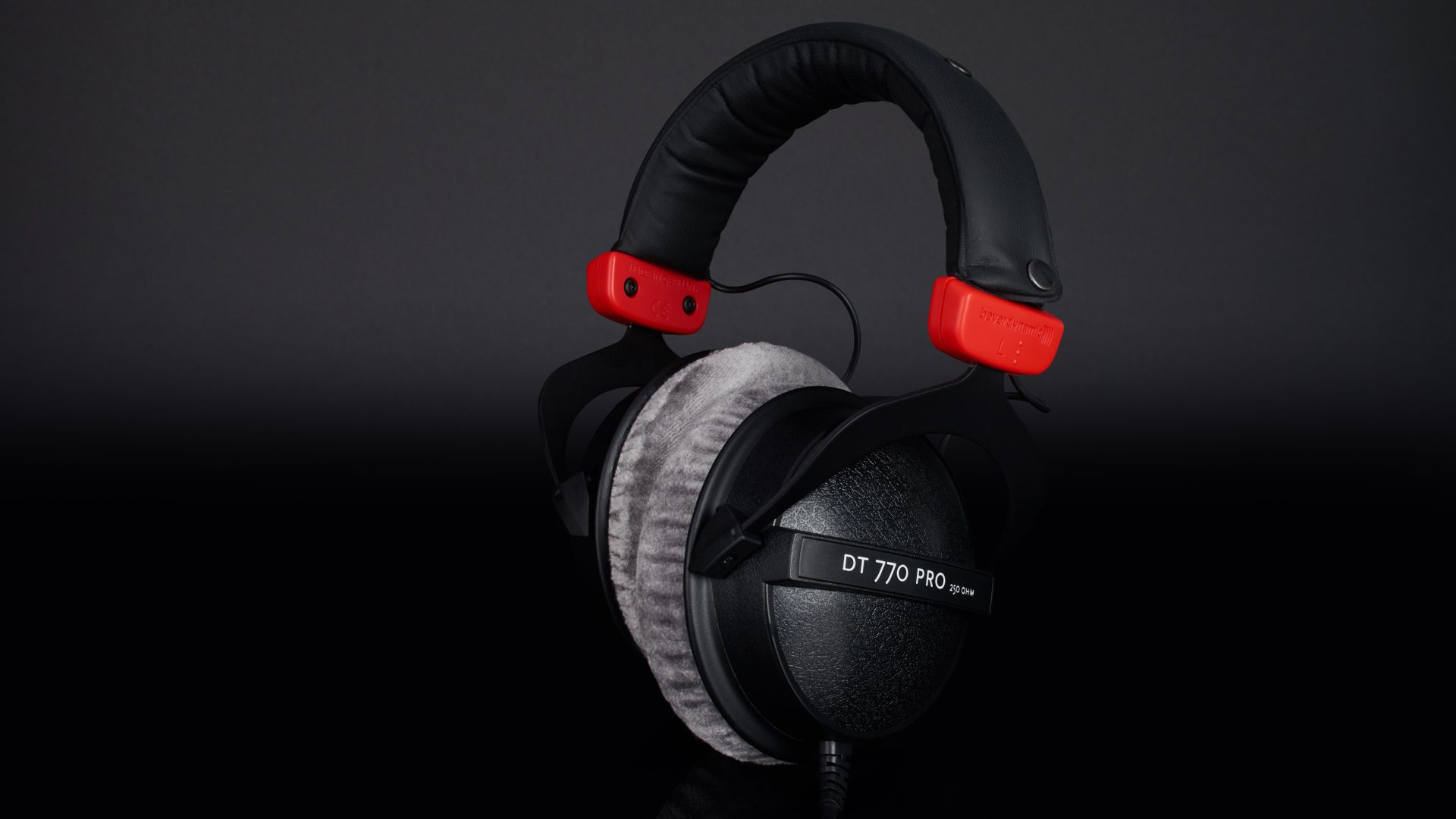 Beyerdynamic DT770 PRO Studio Headphones - 250-Ohm