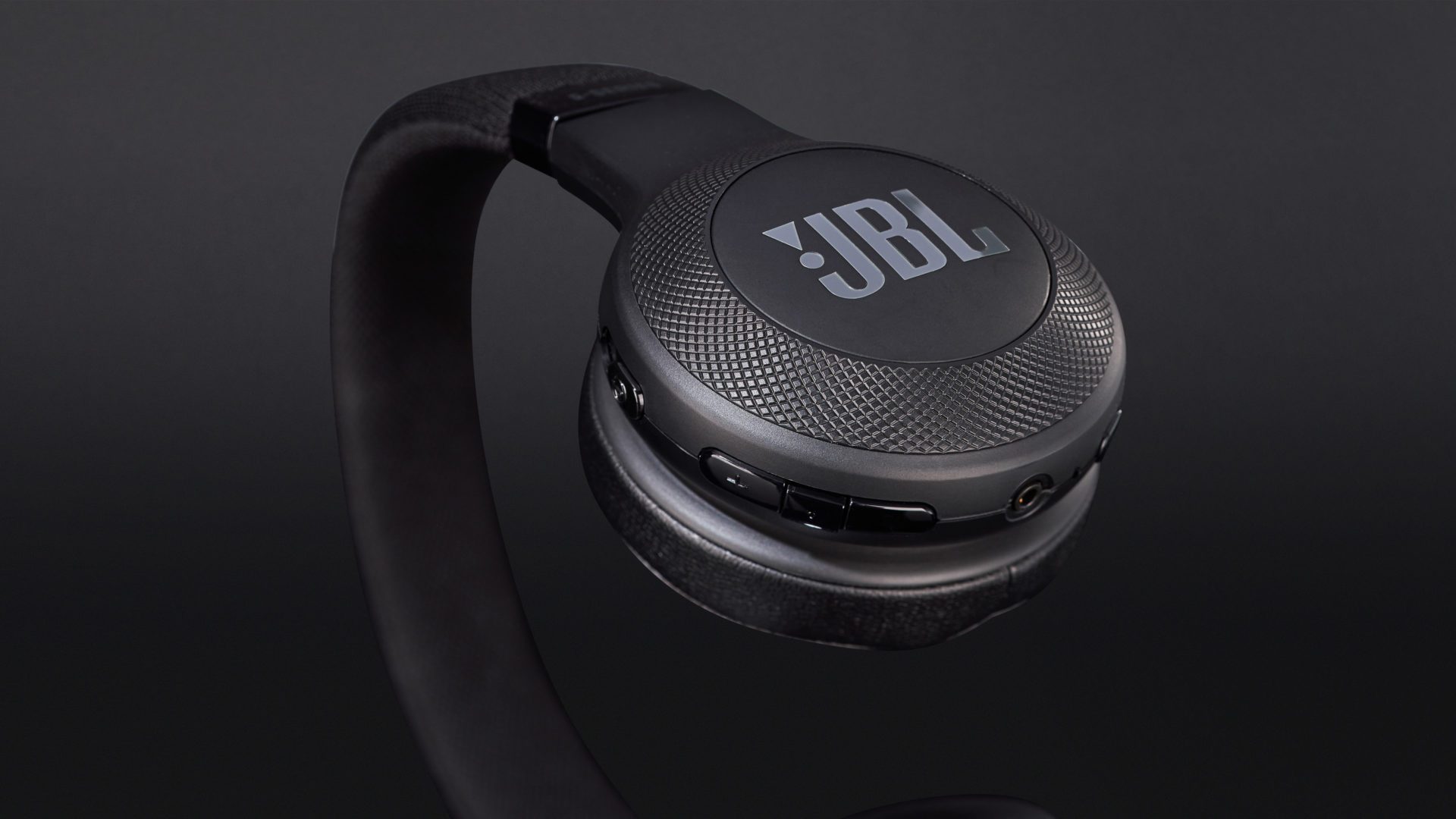Beliggenhed annoncere umoral JBL E45BT Review | headphonecheck.com