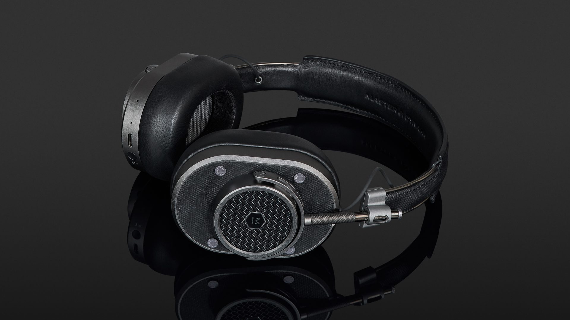 Master & Dynamic MH40 Wireless Review | headphonecheck.com