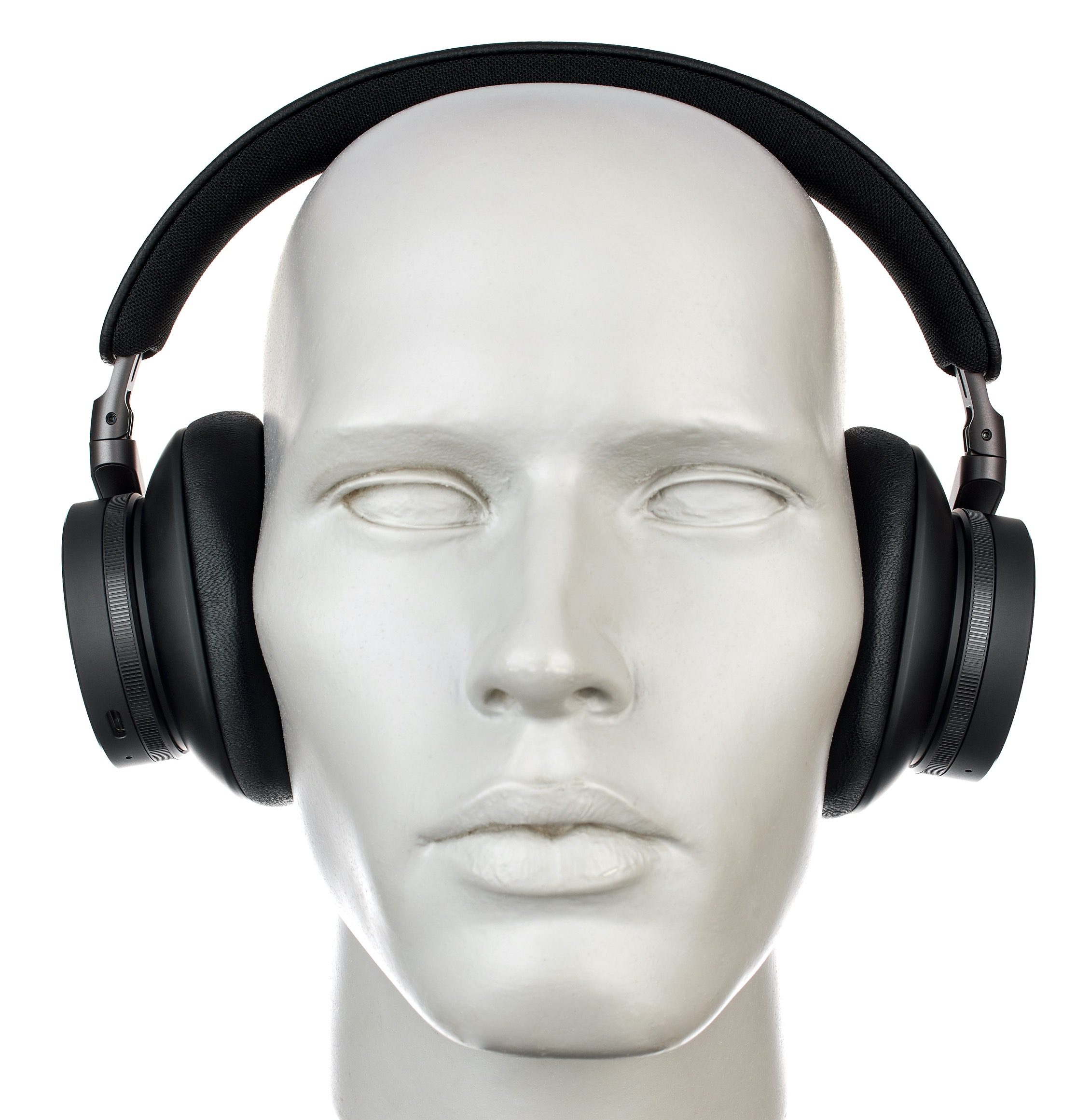 Bang & Olufsen Beoplay H95 Review | headphonecheck.com